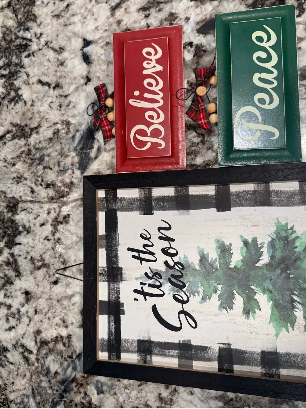 Holiday 'Tis the Season Wall Art and Plaque Set - Red, Green